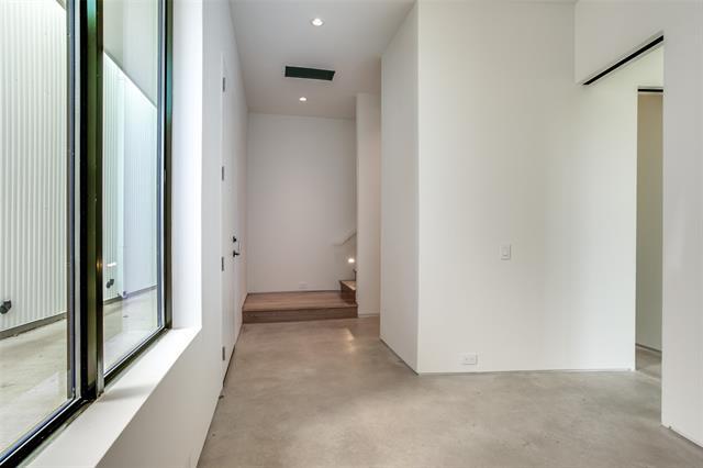 Photo - 2422 N Carroll Ave Unit 2