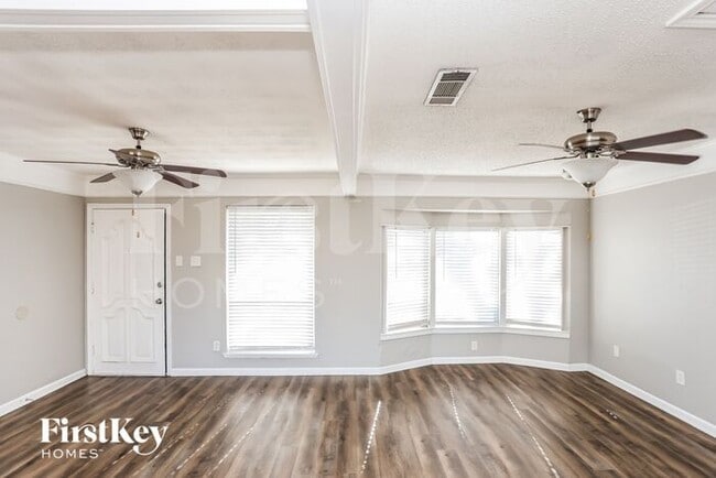 Photo - 2921 Ridgeway Dr