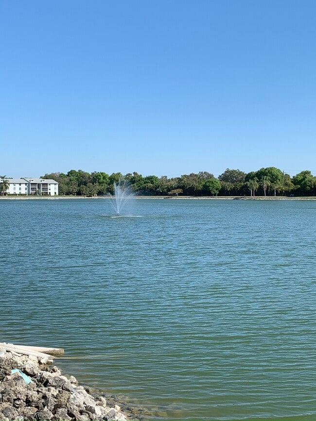 Building Photo - 9570 Green Cypress Ln Unit #6
