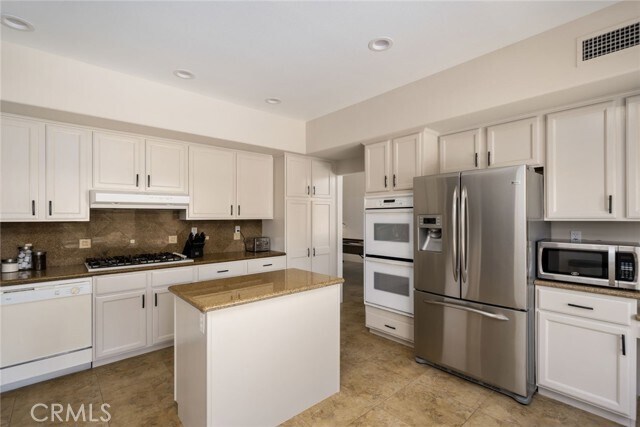 Photo - 48674 Acropolis St