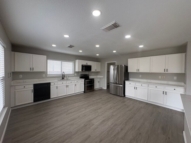 Photo - 8110 Stagwood Hill