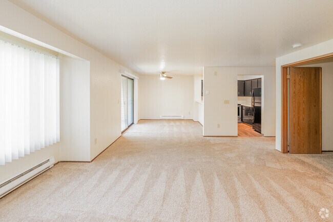 3BR, 2BA - 1260SF - Living Room/Kitchen