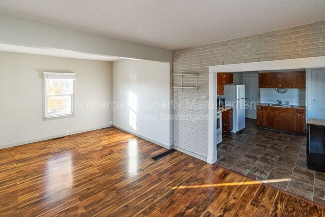 Building Photo - 707 E Providence Ave