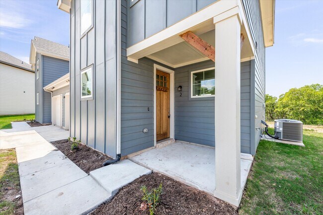 Photo - 1210 Chestnut Ct