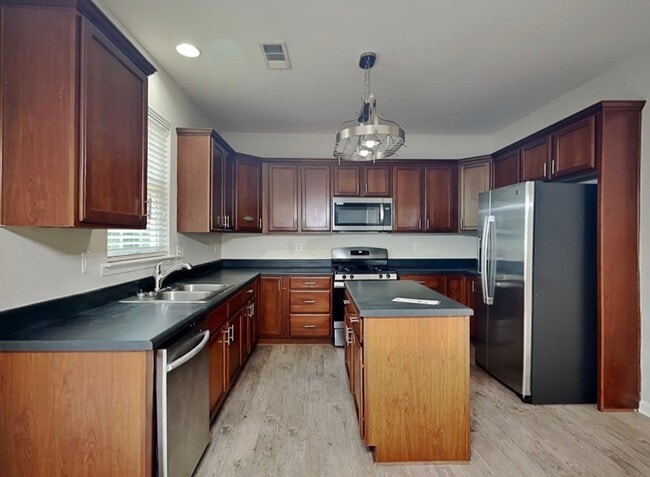 4517 Creekside Cove
