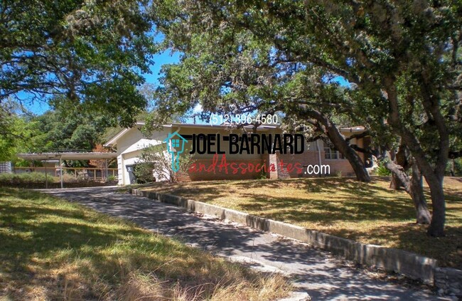 **Available May 10** Large Split Level Hom... - **Available May 10** Large Split Level Hom... Casa