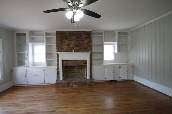 Photo - Exclusively Offered By Muse Realty Rentals...