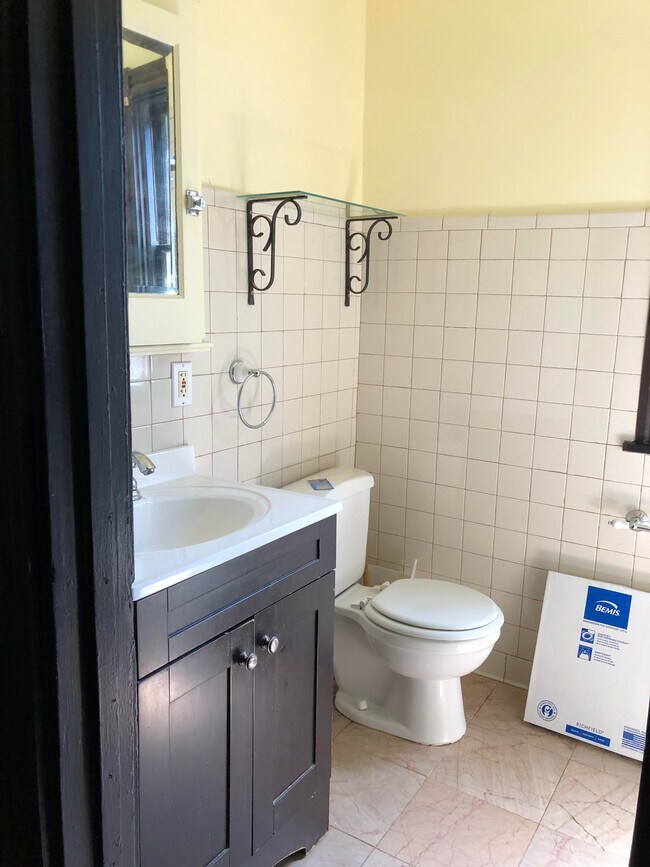 Photo - 712 North Plum Street Unidad #2