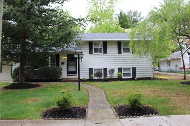 Building Photo - 223 University Blvd Rental