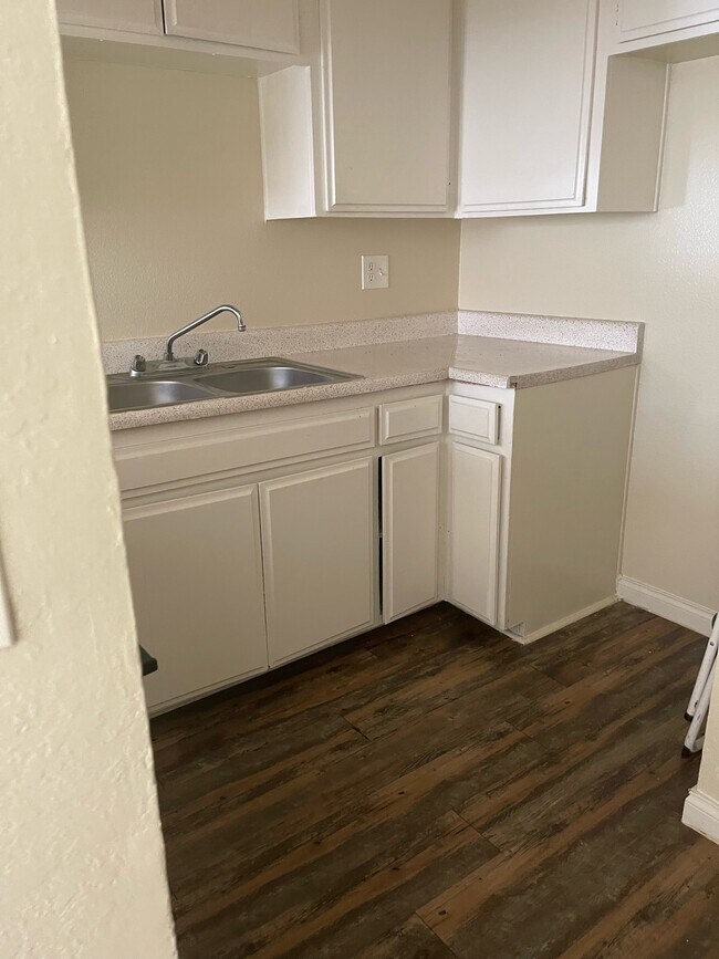 Sun Valley Apartments