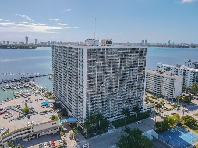 Photo - 7601 E Treasure Dr Unidad 2214