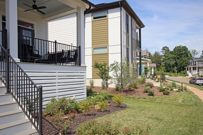 Photo - Beautiful, Custom-Built Lochlyn Hill Home