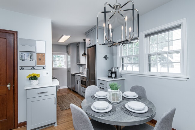 Photo - 1012 1st St NW