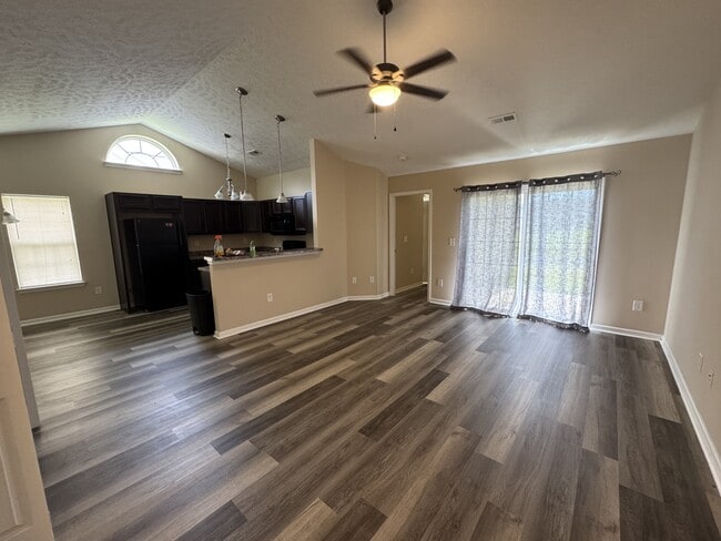 224 Foxpath Loop