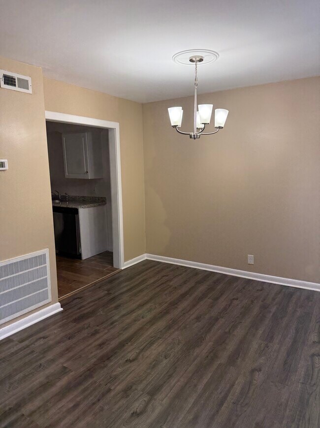 Photo - 323 Forest Park Rd