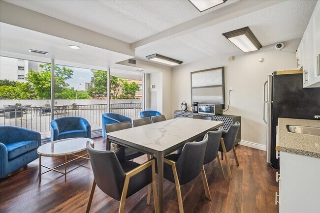 Photo - John Street Apartments