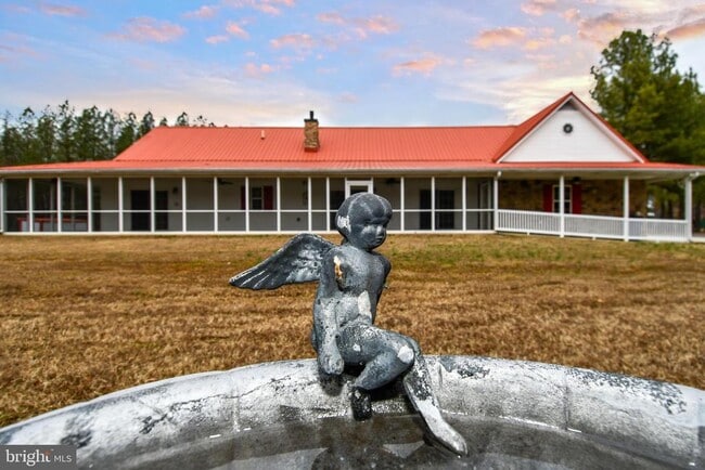 Building Photo - 10049 Meleen Dr