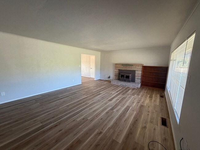 3390 Elmer Ave