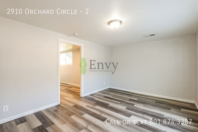 Photo - 2910 Orchard Cir Unidad 2