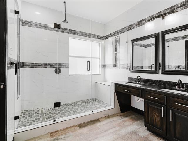 Photo - 1733 Elm St