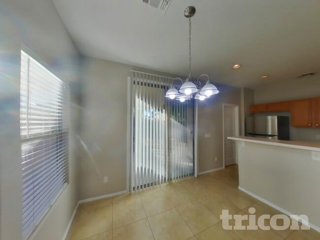 Photo - 883 E Dust Devil Cir