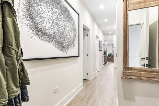 Photo - 435 Madison St Unidad 204