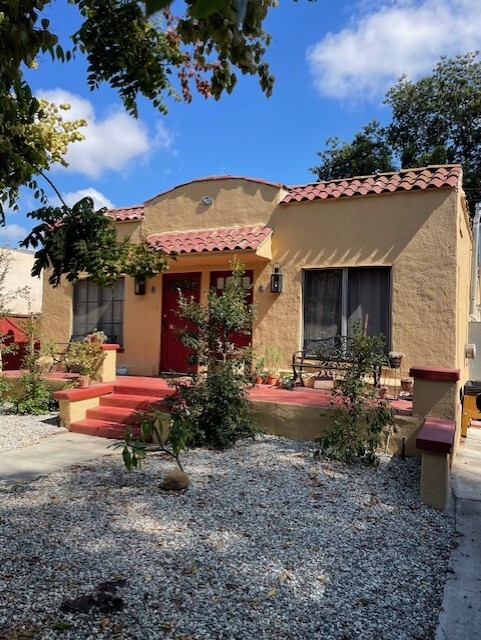 Building Photo - 3430 Cattaraugus Ave Unit 4