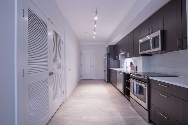 Photo - 900 Beacon St Unidad 205