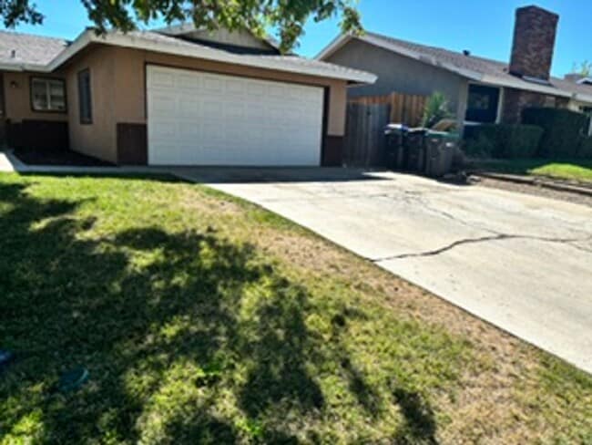 Photo - 808 Kelton St