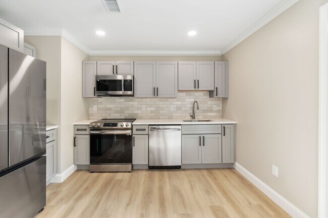 Photo - 241 Weaver St