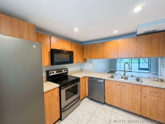 Building Photo - 7340 NW 1st St Unit 103