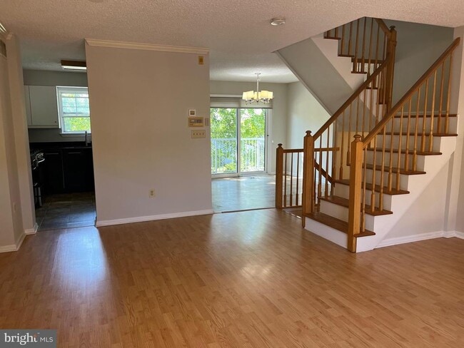Photo - 53 E Shrewsbury Pl