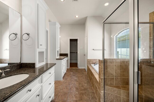 Photo - 1726 Stacy Falls