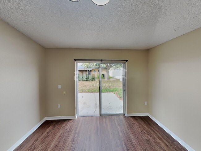 Photo - 11323 Camus Ln