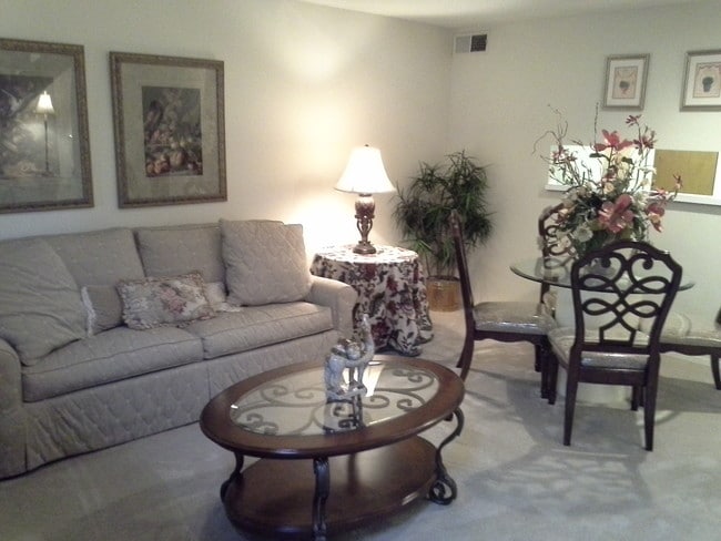 20131028_102328 - Woodchase Apartments