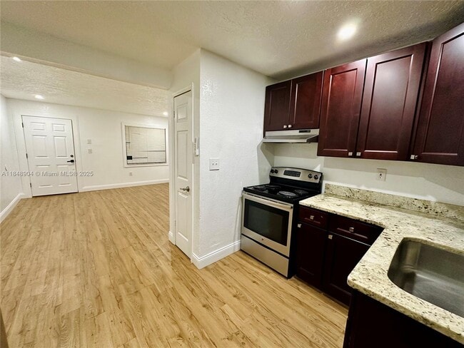 Photo - 813 W Jefferson St Unit 3