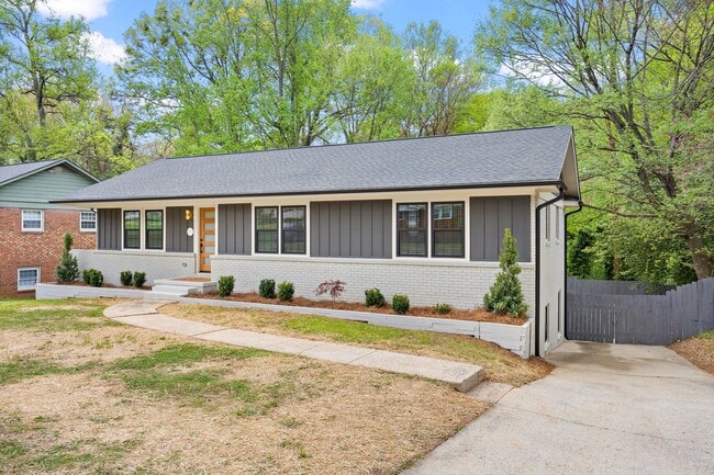 Photo - 2000 Kilborne Dr