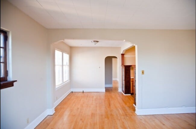 Photo - 1720 E Newton Ave Unidad 9