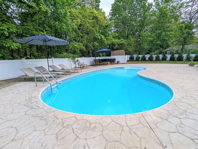 Photo - 43 Scotts Landing Rd