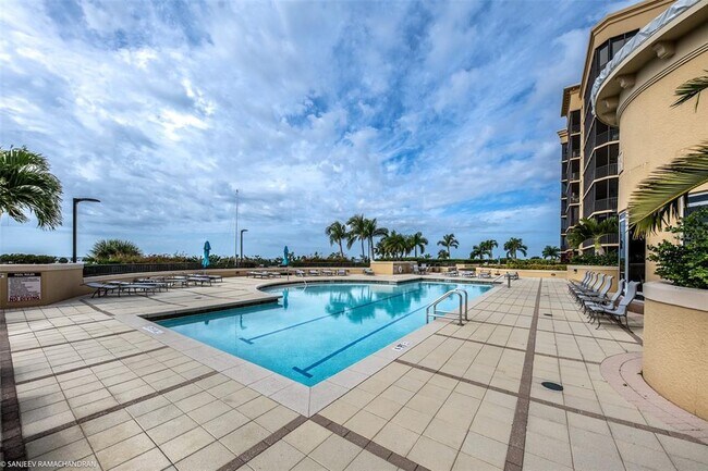 3313 Sunset Key Cir Unit 104