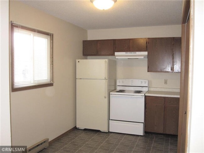 Photo - 1380 Heritage Dr