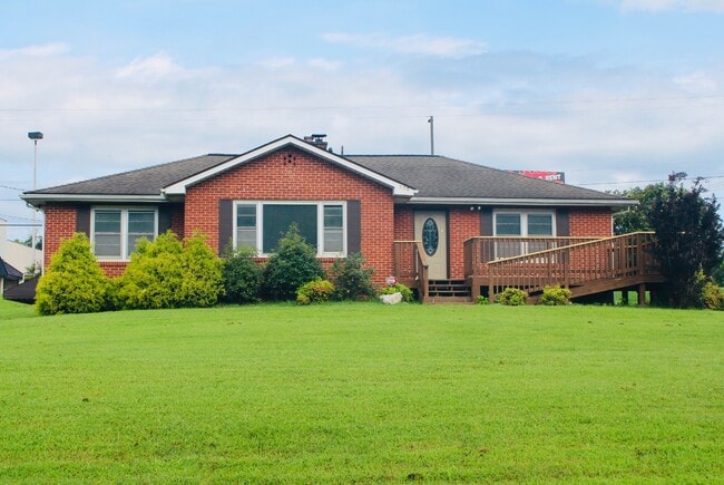 Building Photo - 112 McMahan Rd