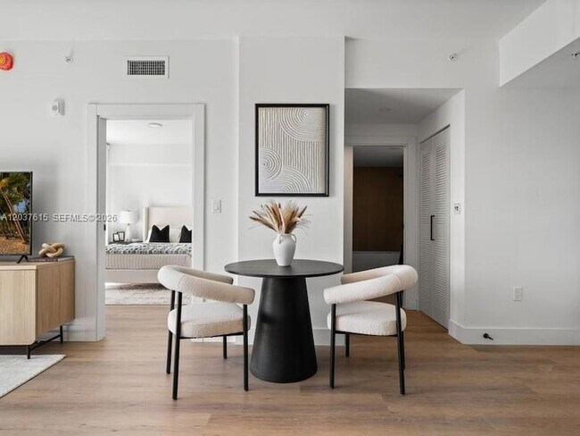 2479 NE 192 St Unit 207