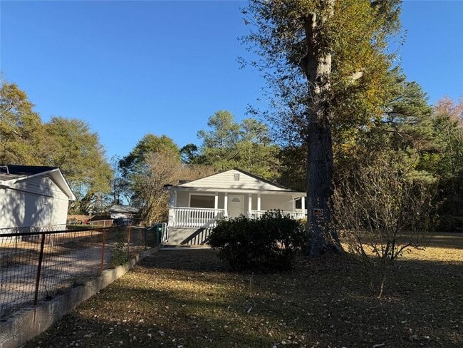 Photo - 221 Sheppard Pl