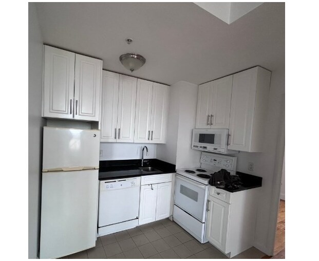 Building Photo - 483 Beacon St Rental