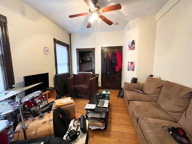 Photo - 112 Allston St Unidad 1