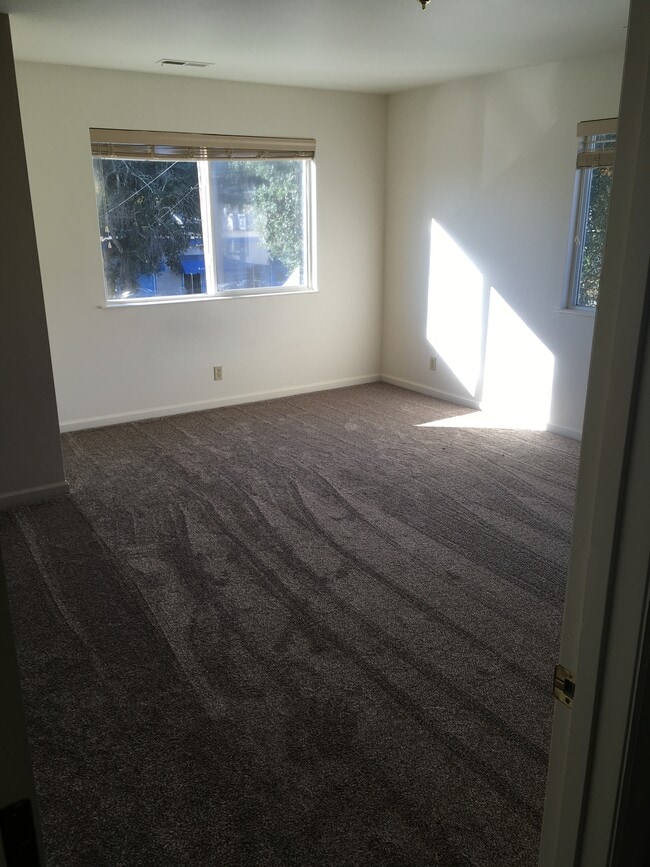 Photo - 1420 Slater Street