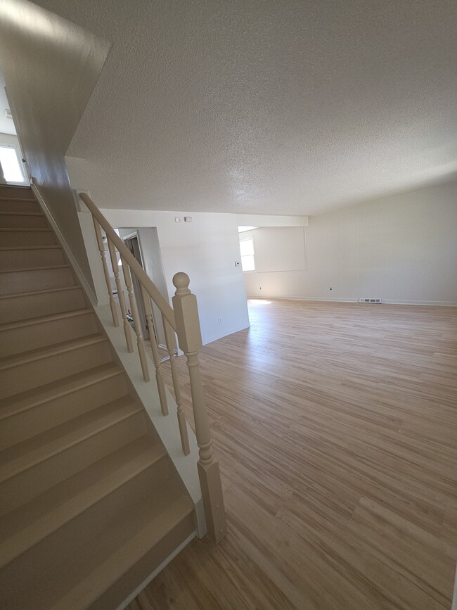 Photo - 130 Fairgreen Dr