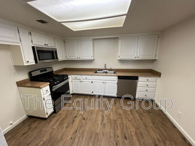 Photo - 3930 W Meadow Ave