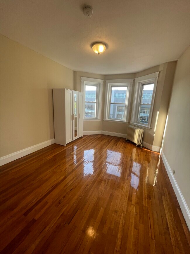 Building Photo - 1111 Boylston St Rental